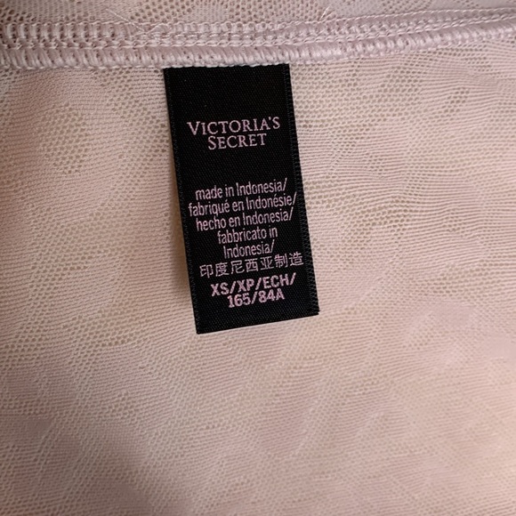 Victoria’s Secret Performance Zip Crop Top - Picture 9 of 9